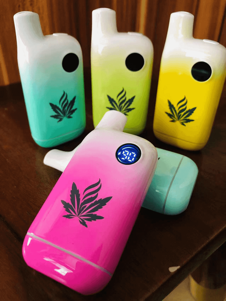 The VAPORBA Celare 510 Thread Battery is Designed for Girls 14 VAPORBA Celare 510 Thread Battery ondesk